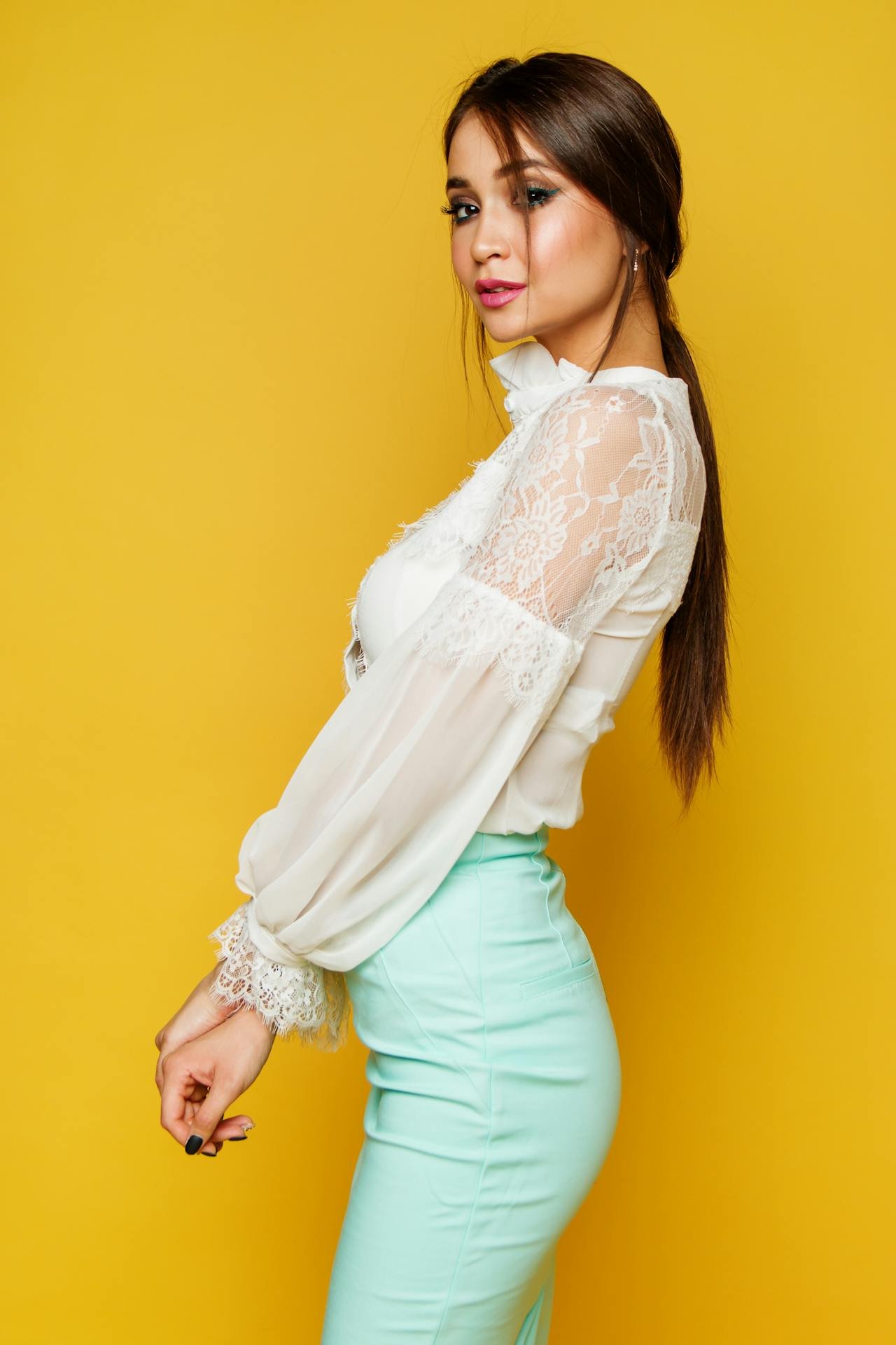 green pants